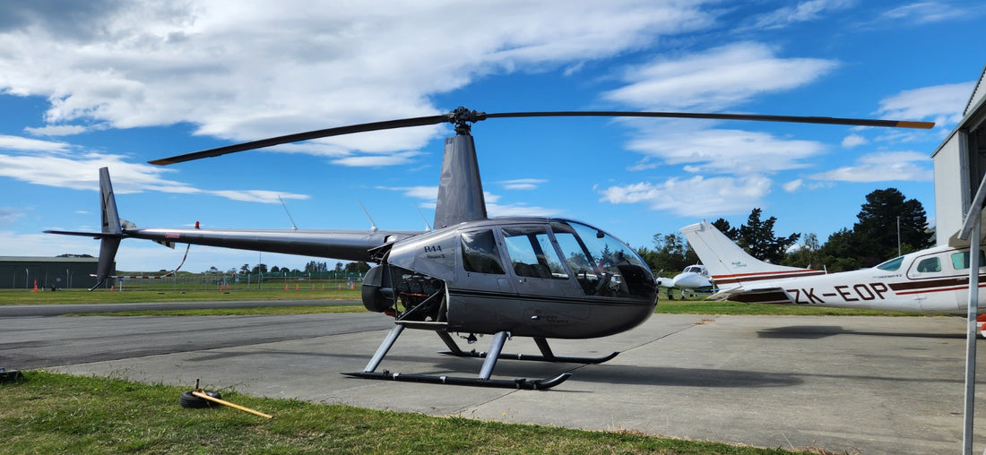 Robinson R44 in grey